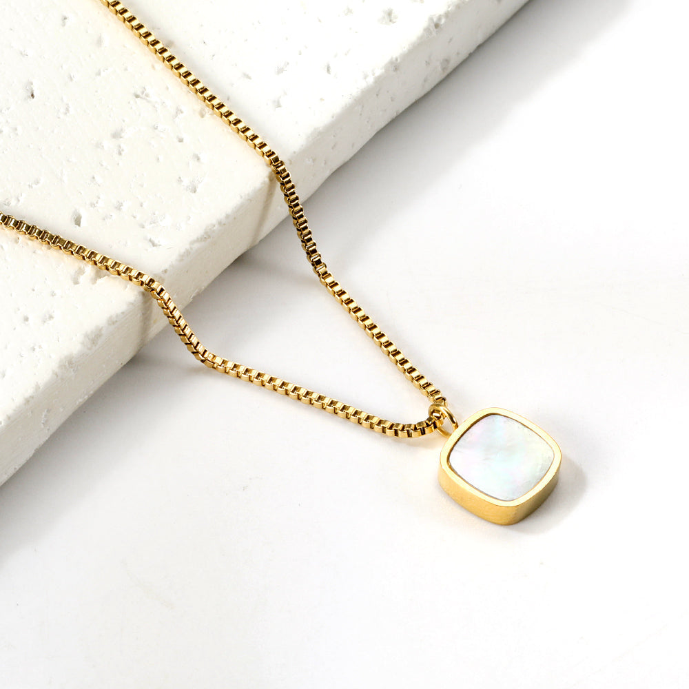 WhiteShell Necklace